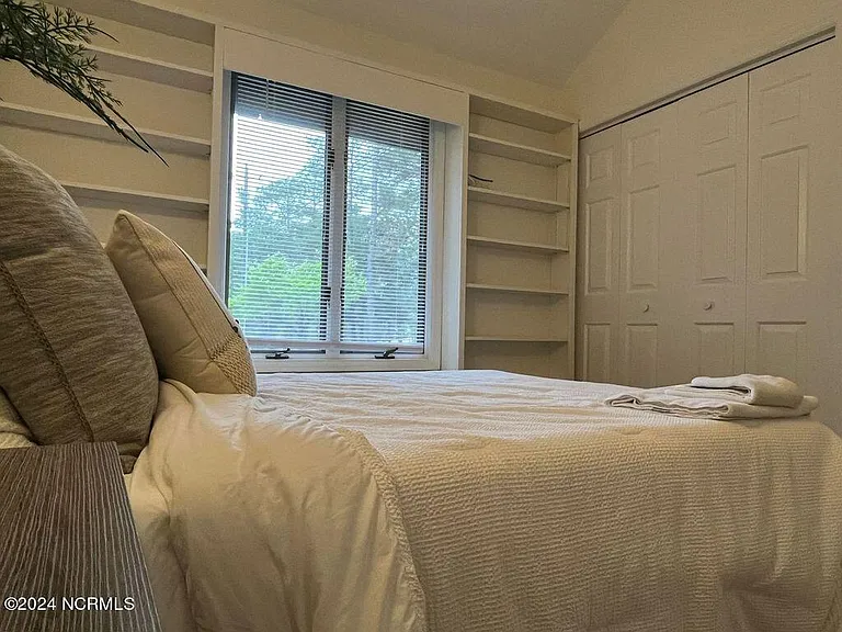 220 Drumar Ct — Photo 18