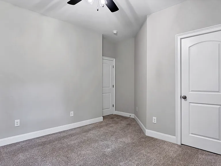 bedroom 3 with closet