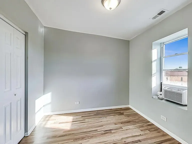 1525 W 17th St #4 — Photo 9