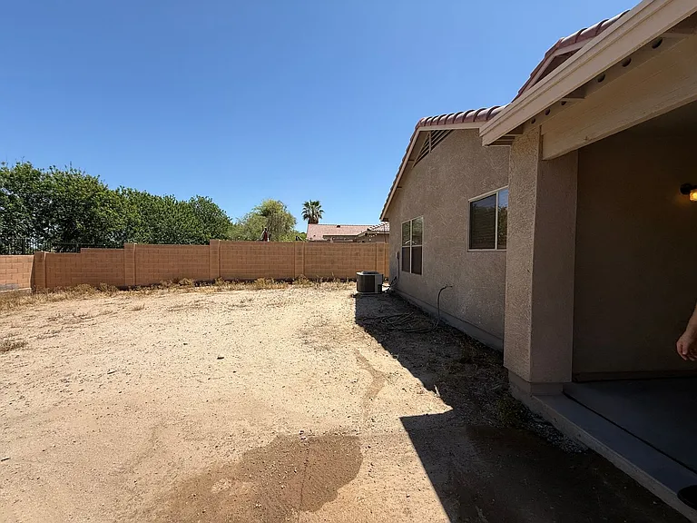 1106 Gwen St — Photo 12