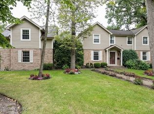 764 Old Trail Rd, Highland Park, IL 60035