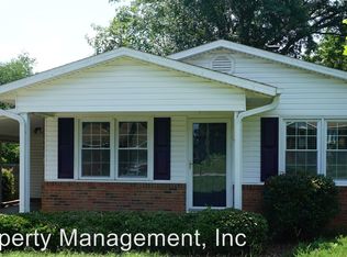 5136 Meadowbrook Dr, Fayetteville, NC 28304