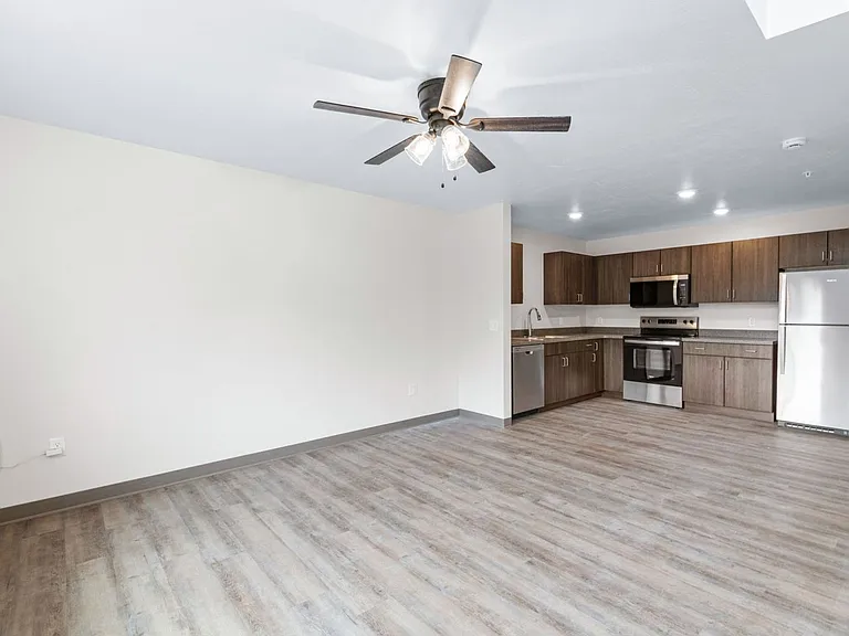 352 Deschane Ave — Photo 6