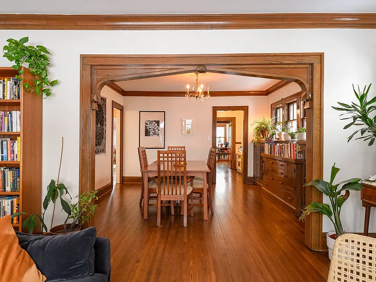 3731 Columbus Ave — Photo 2
