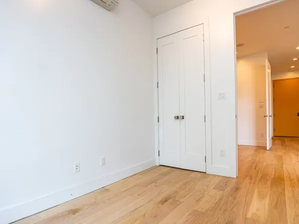 129 Troutman Street image 3 of 26