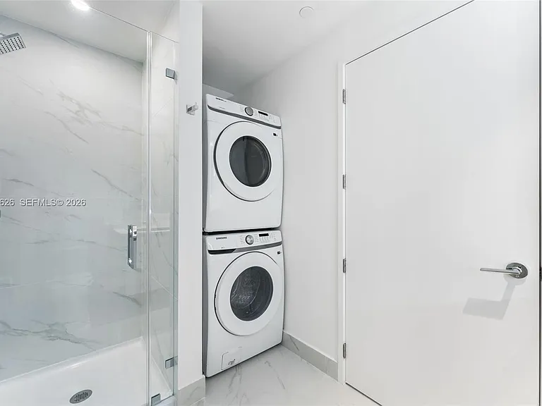 700 NE 24th St #5401 — Photo 31