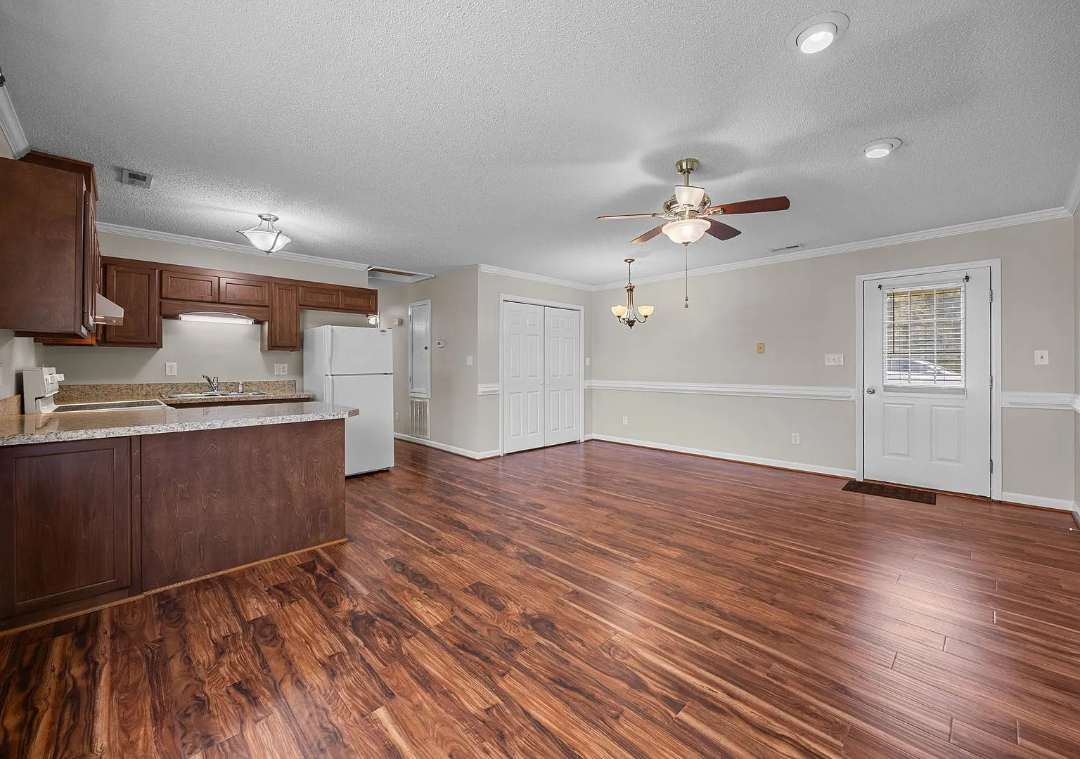 Two bedroom in Coats, NC! — Photo 4