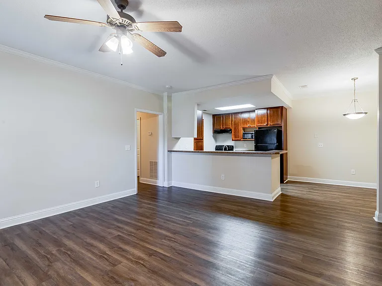 Bedford Parke Apartments — Photo 3