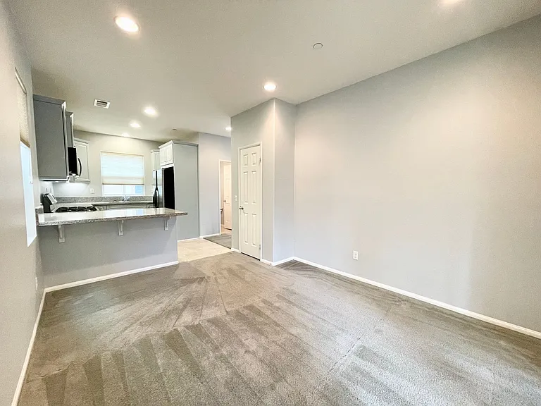 617 Calle Vibrante — Photo 8