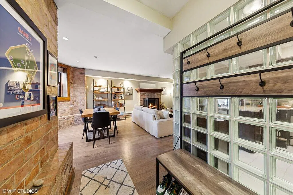 1 bed, 900 sqft, $2,909 — Photo 2