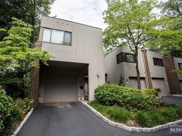 300 Pond Ct #5E, Washington Township, NJ 07676