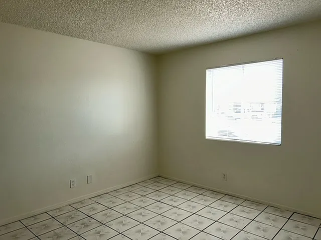4754 E Harmon Ave — Photo 9