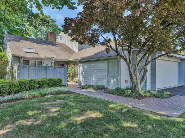 2545 S Clearing Rd, Salem, VA 24153