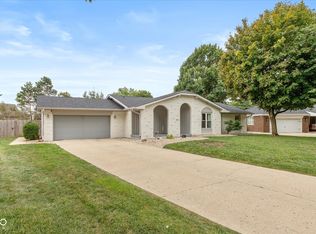 8725 Meadow Vista Dr, Indianapolis, IN 46217