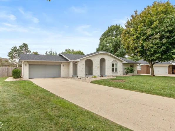 8725 Meadow Vista Dr, Indianapolis, IN 46217