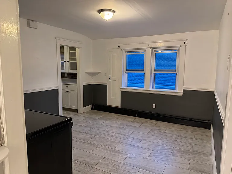618 Reservoir Ave #3 — Photo 4