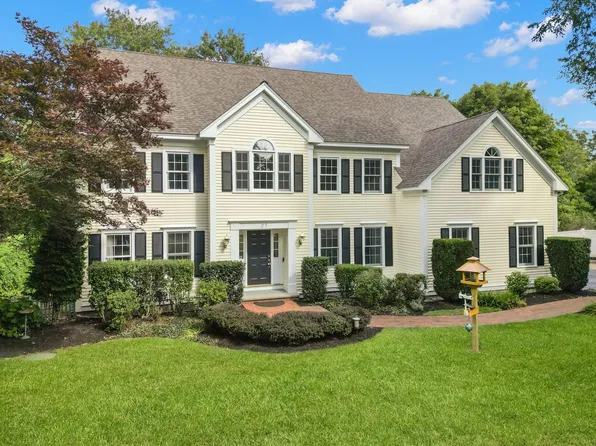 27 Morningside Dr, Topsfield, MA 01983