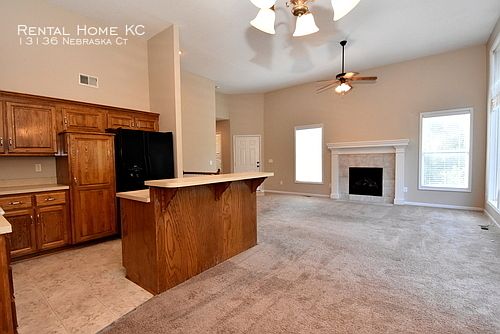 5th image of 13136 Nebraska Ct