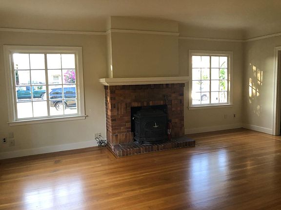 5th image of 614 Orchard St