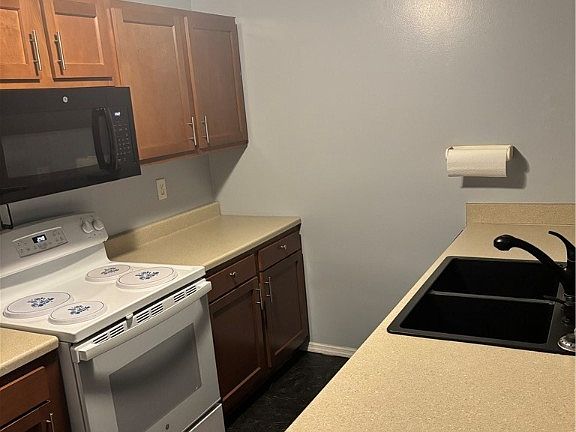 4th image of 4780 Pinecroft Ct