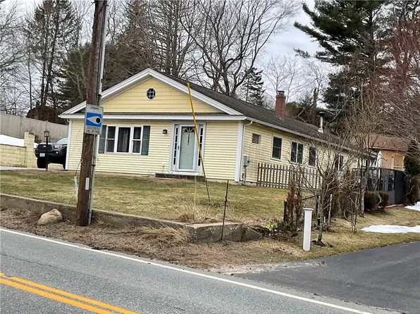 1567 Plainfield Pike, Scituate, RI 02815