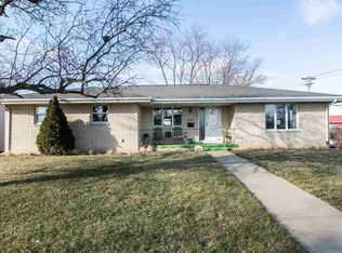 1985 Carter Rd, Dubuque, IA 52001