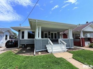 514 S Main St, Taylorville, IL 62568