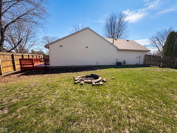 5th image of 227 Park Place Ct