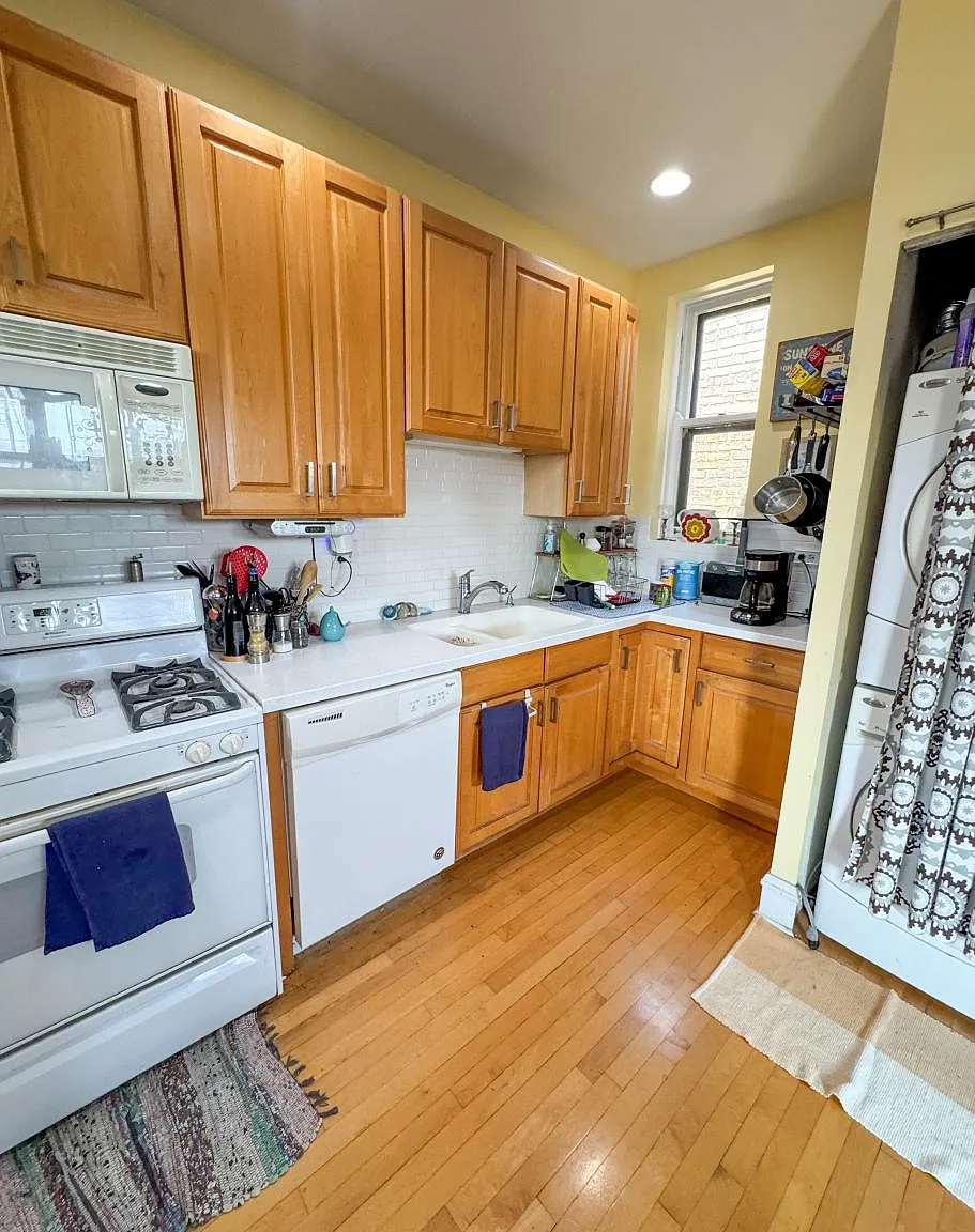 7658 North Sheridan Road #3 — Photo 3