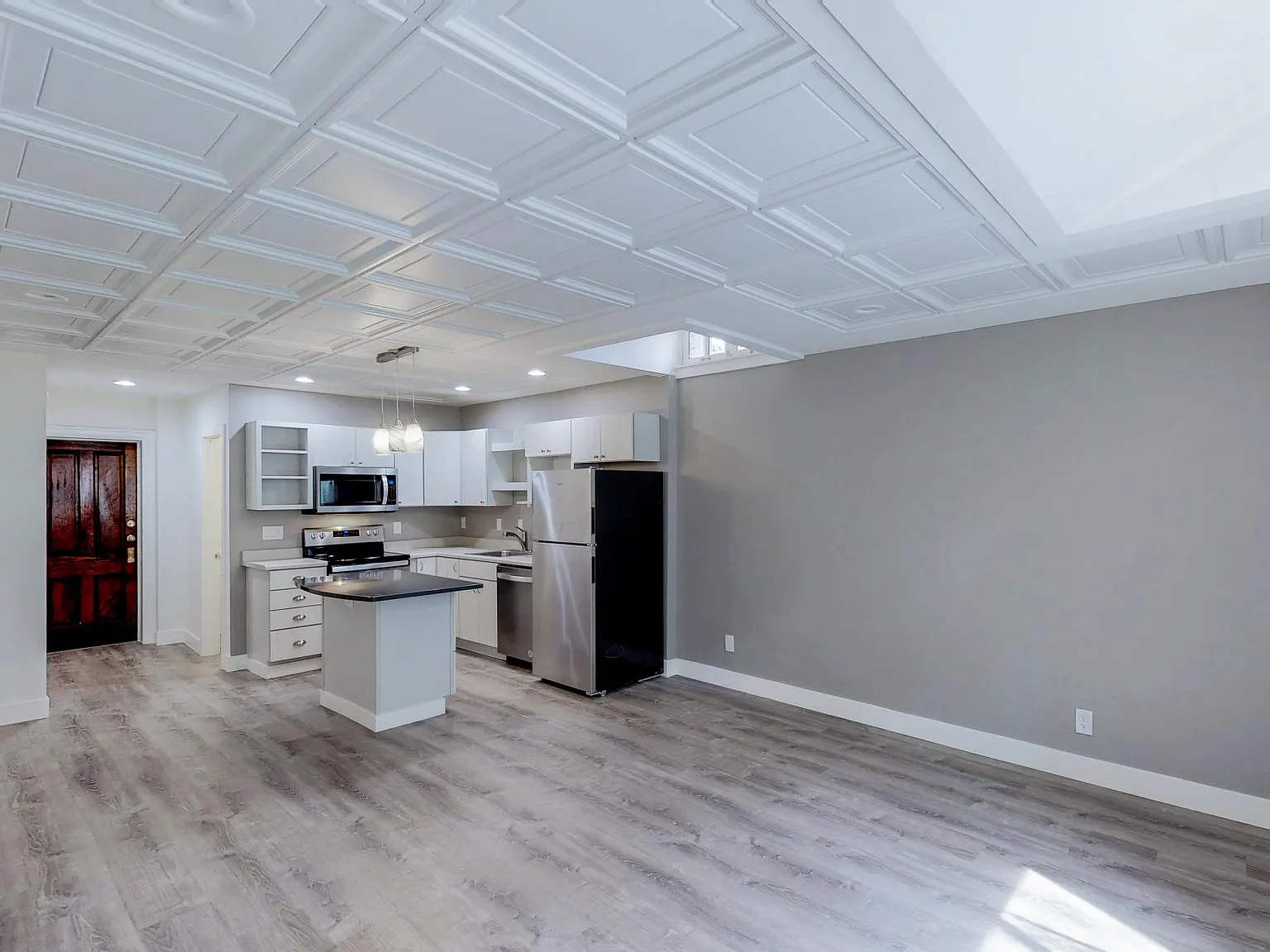 Studio, 450 sqft, $1,099 — Photo 3