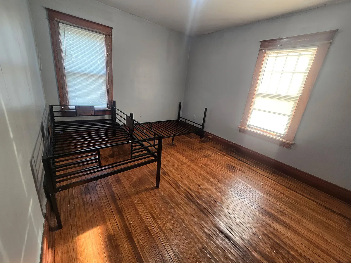 Building Photo - 1521 Pierce Ave #2