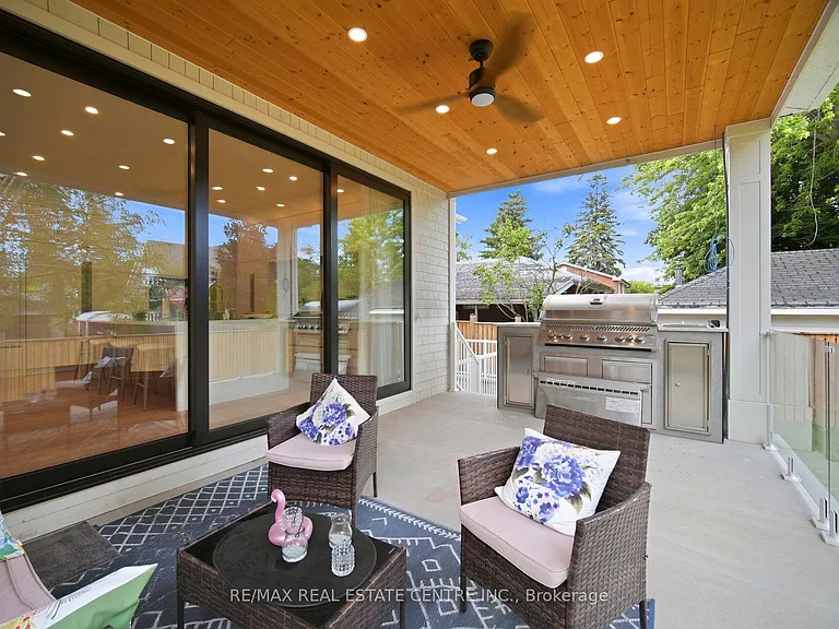 2450 Rebecca St — Photo 50