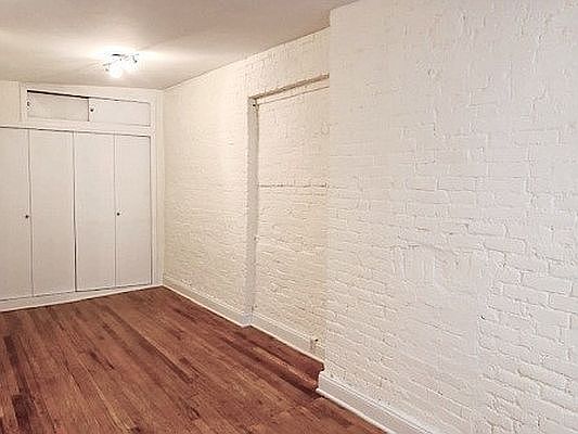 1st image of 7 1/2 Jane St #5R
