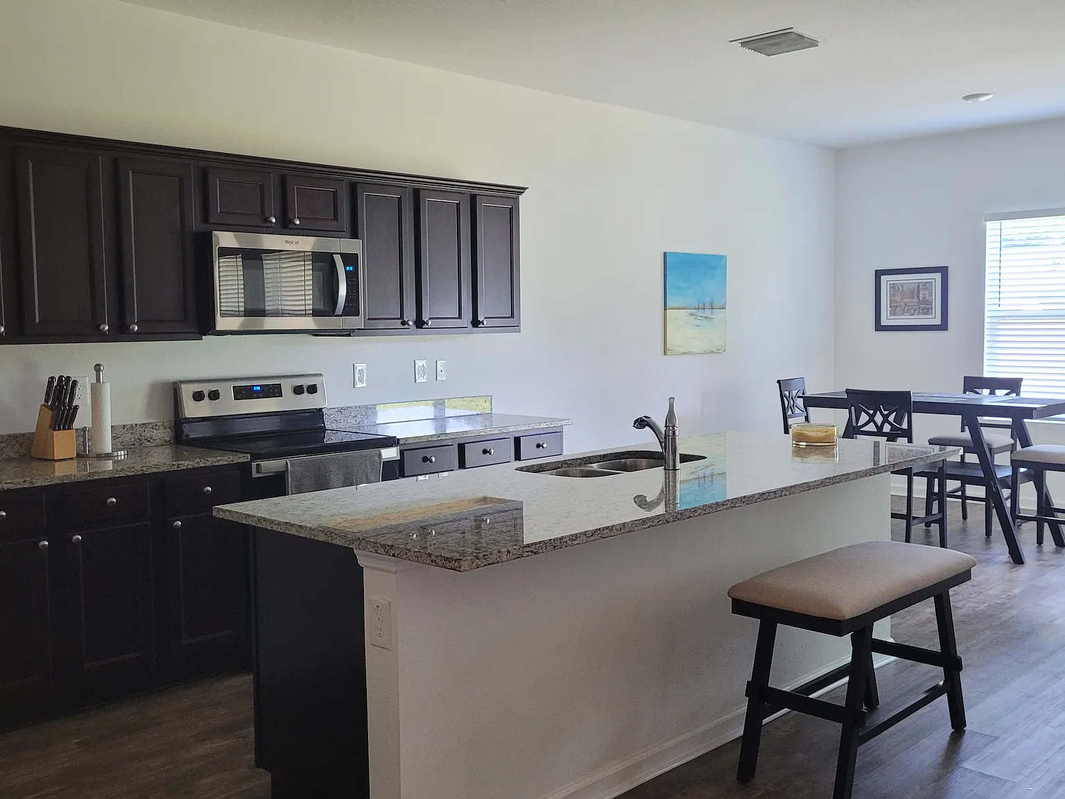 3 bed, 1769 sqft, $2,100 — Photo 4