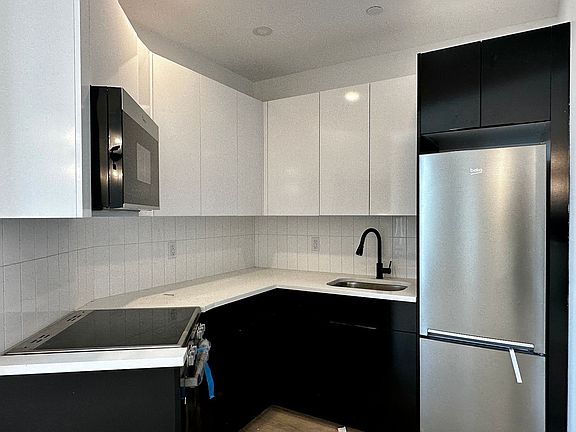 5th image of 1042 President St #3G