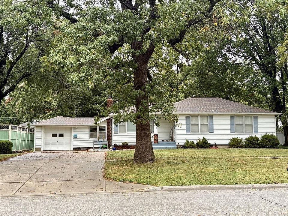 1st image of 720 Neosho St