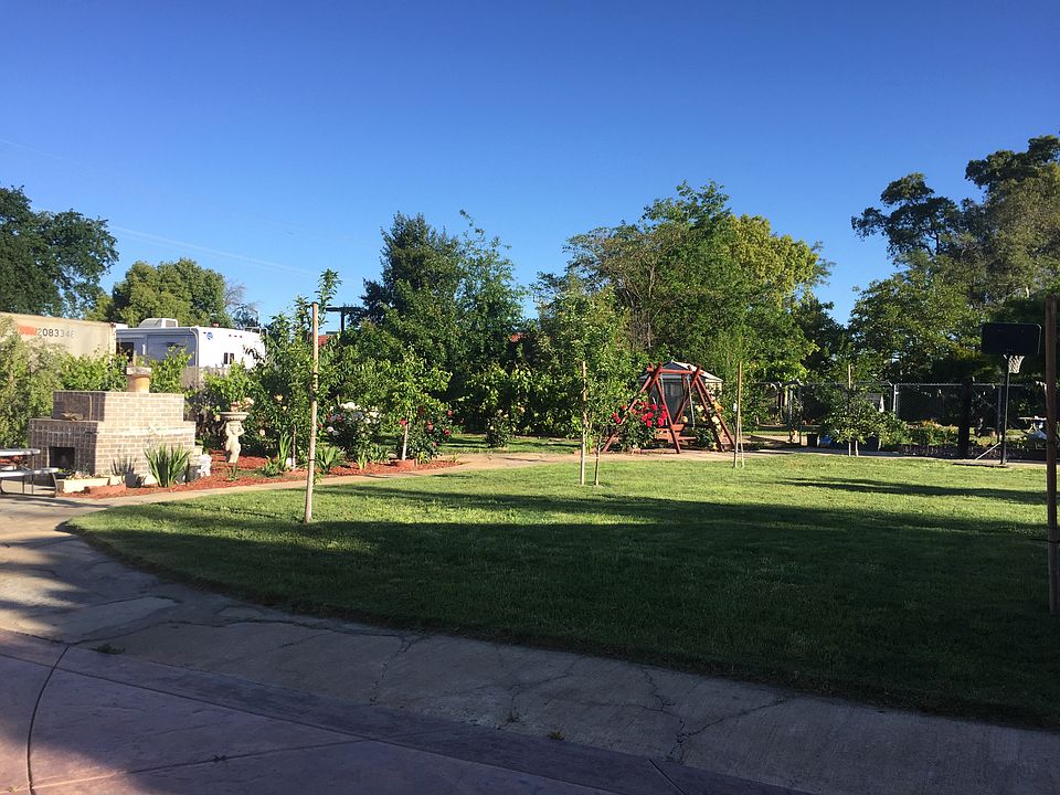 2nd image of 417 L St