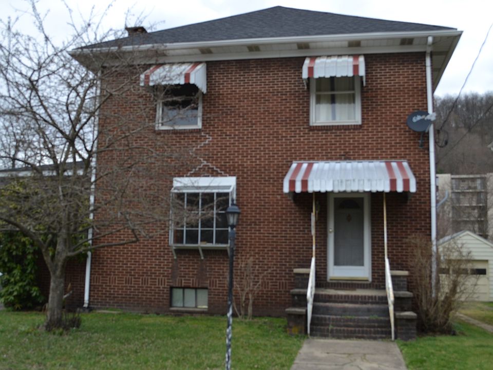 1st image of 704 2nd Ave