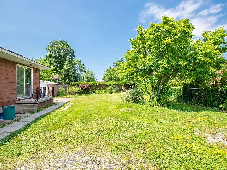 2 Wolfdale Pl #MAIN — Photo 34