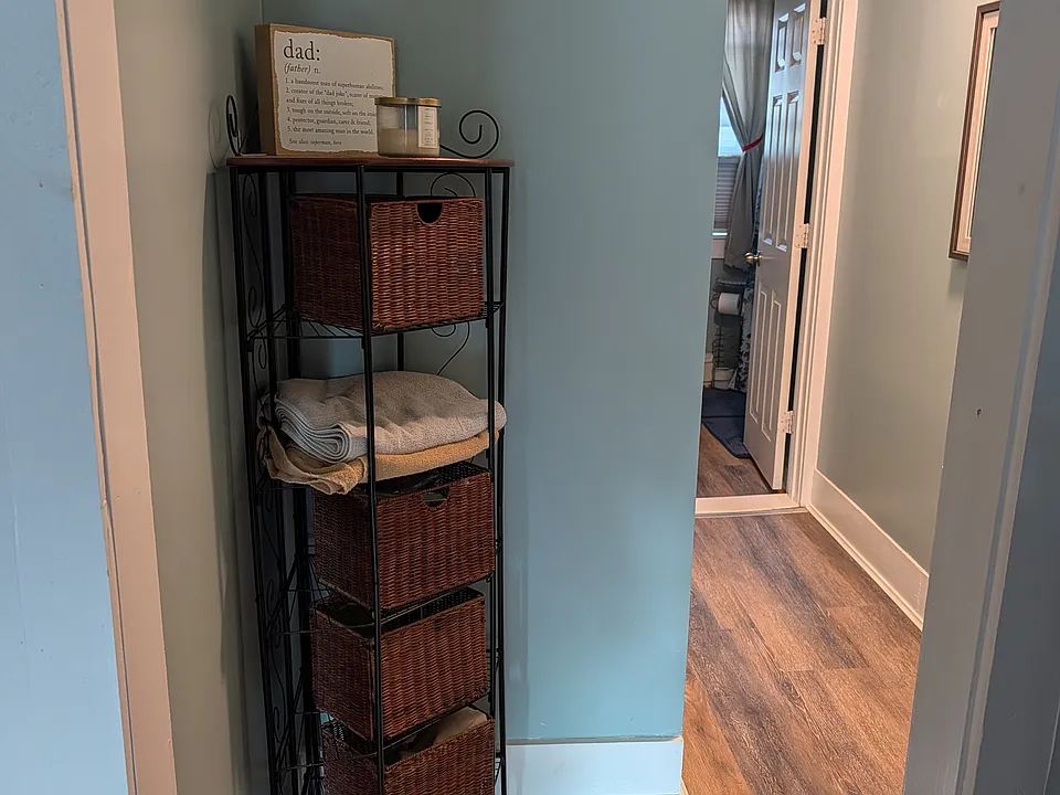 122 Laurel St #2F