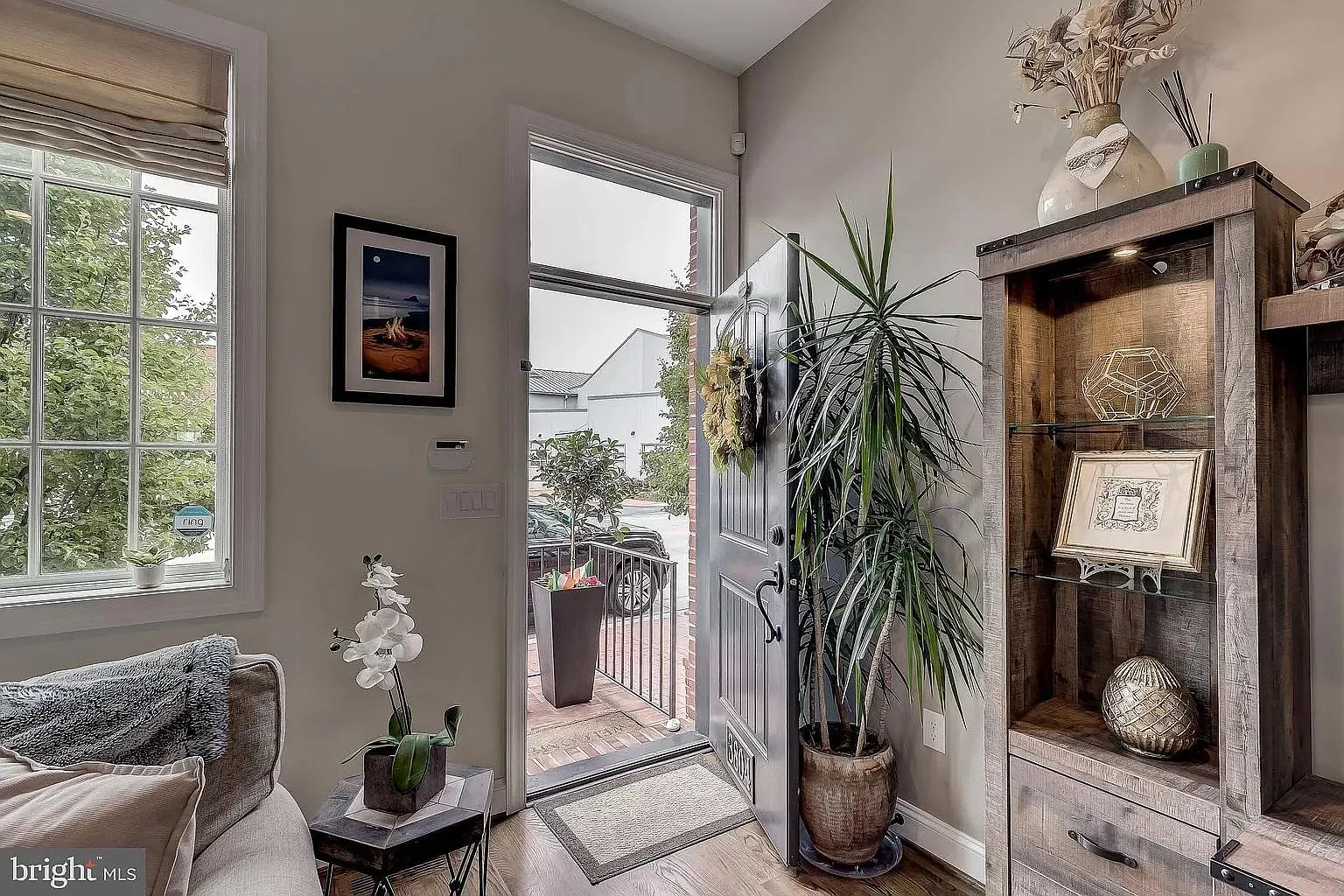 4 bed, 2992 sqft, $4,200 — Photo 3