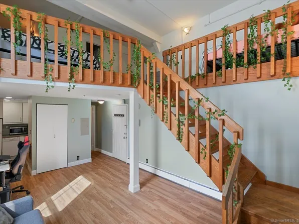 124 Court Street #305, New Haven, CT 06511