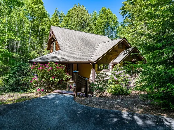 485 Woodlake Loop Road, Elk Park, NC 28622