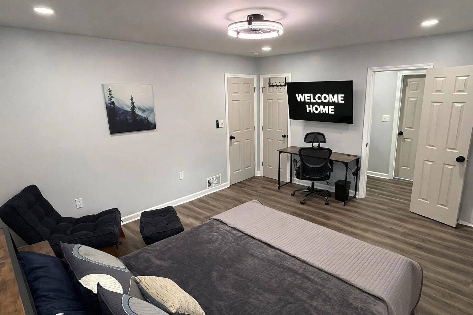 4 bed, 2.0 bath, 1400 sqft, $1,048 — Photo 2