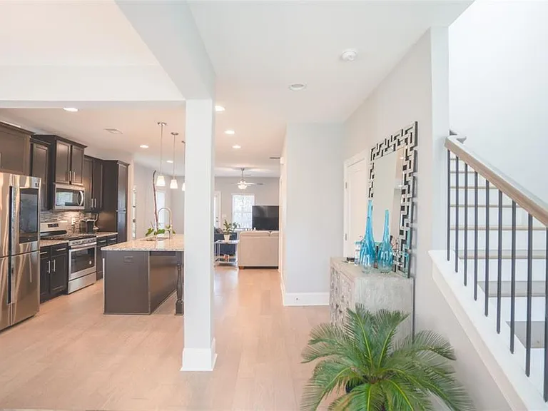 Sanford Dr NW — Photo 5