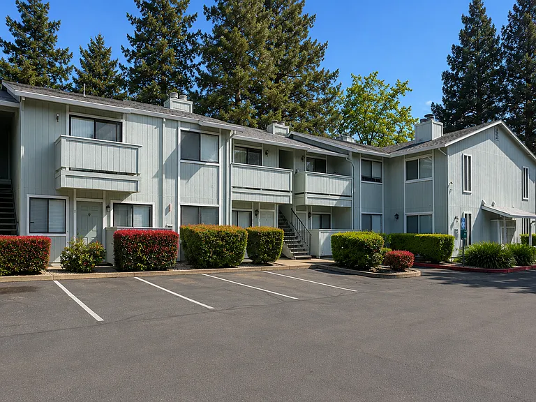 Madison Pines Apartments — Photo 11