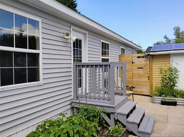 35 4th Ave, Shediac, NB E4P 4H4