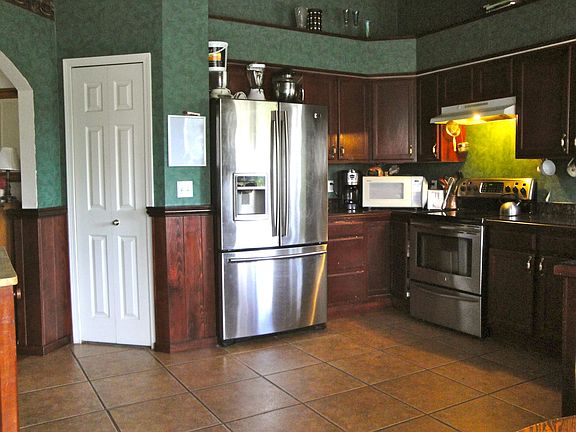 Altenate view of kitchen.