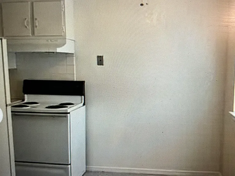 1321 E San Bruno Ave #B — Photo 2