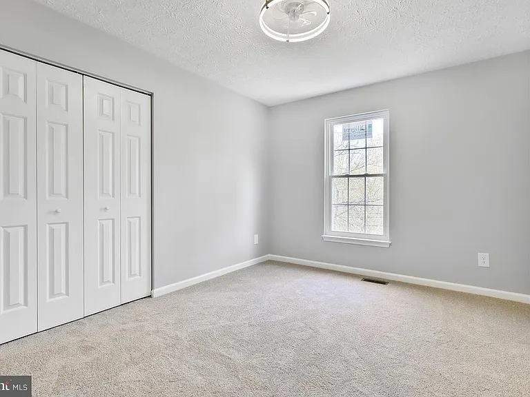 7802 Shallowbrook Ct — Photo 12
